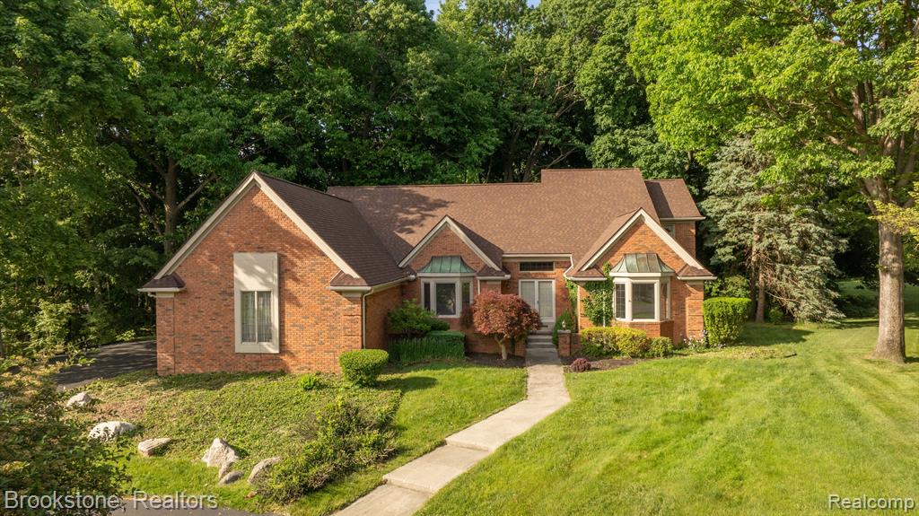 4237 WOODLANDS Lane, Orchard Lake Village, MI 48323 — Photo 52