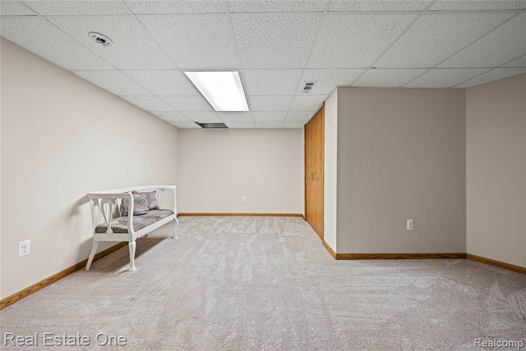 9611 Klais Road, Clarkston, MI 48348 — Photo 36