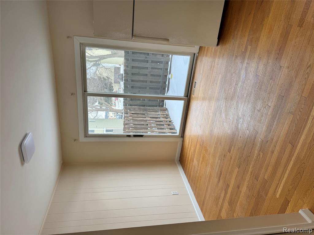 20041 Great Oaks Circle N, 317, Clinton Twp, MI 48036 — Photo 8