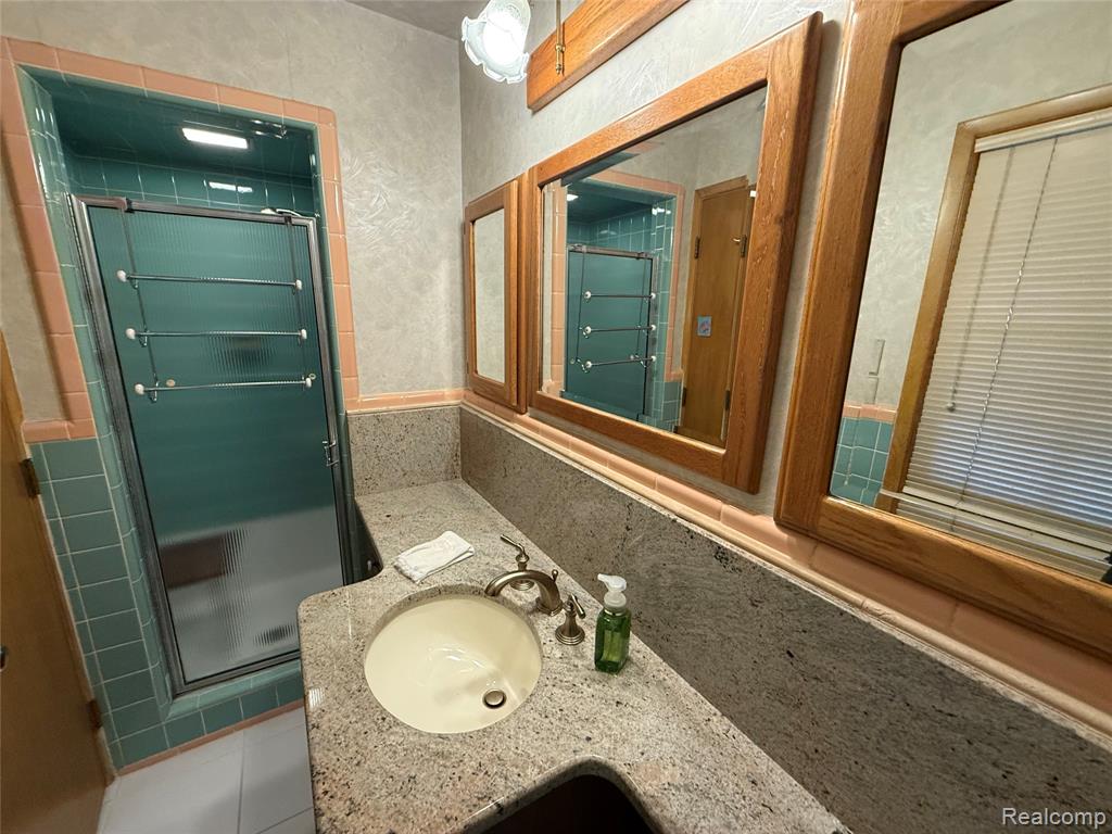 489 Chalfonte Avenue, Grosse Pointe Farms, MI 48236 — Photo 28