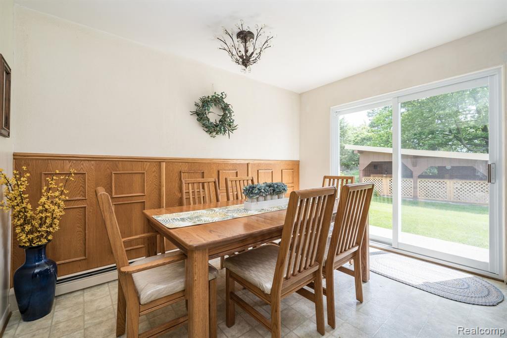 5871 Brewster Road, Rochester Hills, MI 48306 — Photo 24