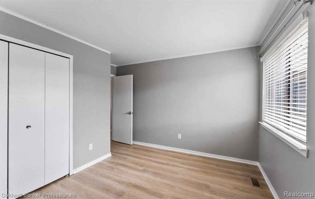 708 Preston Court, Rochester Hills, MI 48307 — Photo 16
