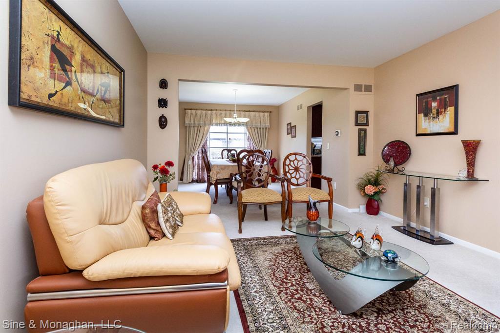 5082 Westmoreland Drive, Troy, MI 48085 — Photo 4