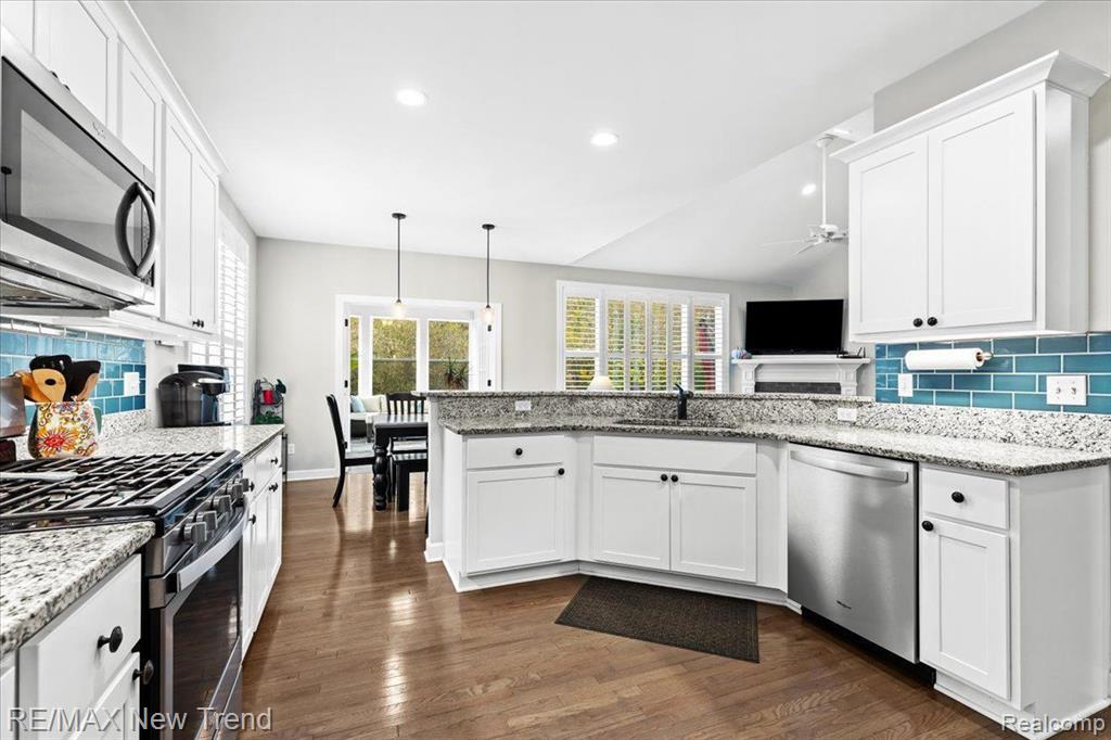 567 NAPA VALLEY Drive, Milford, MI 48381 — Photo 21