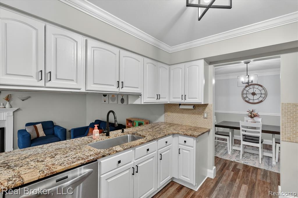16-3885-Morgan-Rd-Orion-Township-MI-48359-WindowStill.jpg