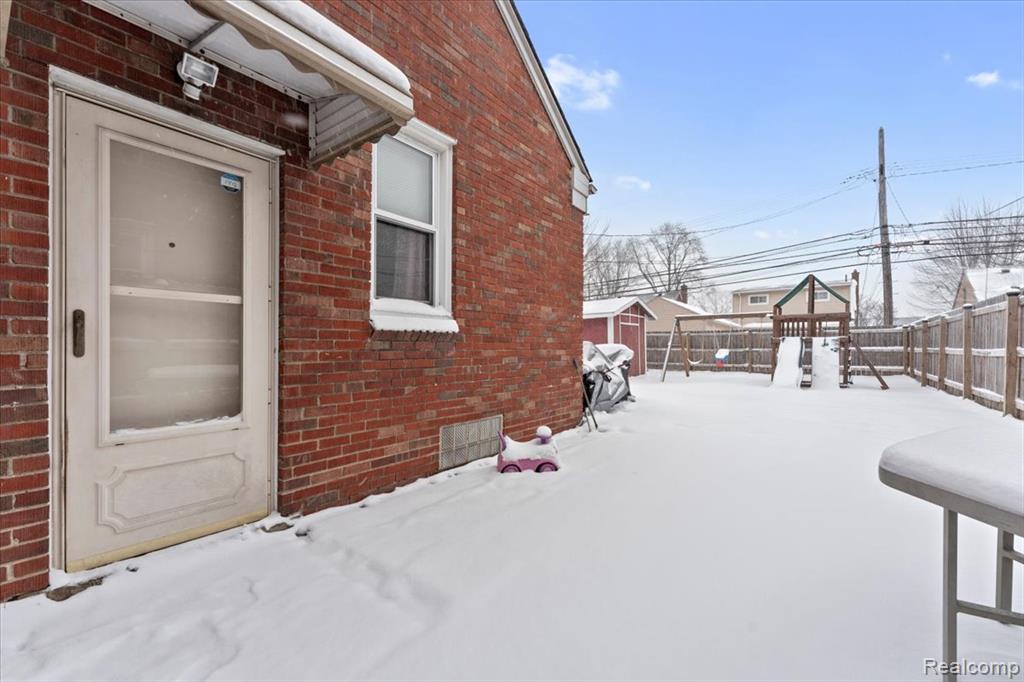 9825 Carter Avenue, Allen Park, MI 48101 — Photo 23