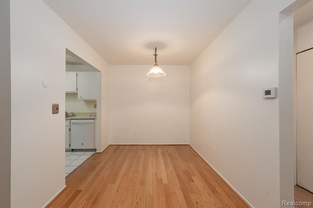4909 Crooks Road, D4, Royal Oak, MI 48073 — Photo 6