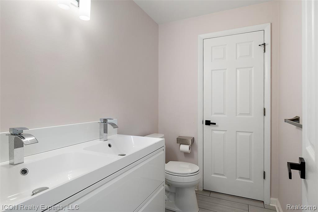 6727 Napier Road, Plymouth, MI 48170 — Photo 43