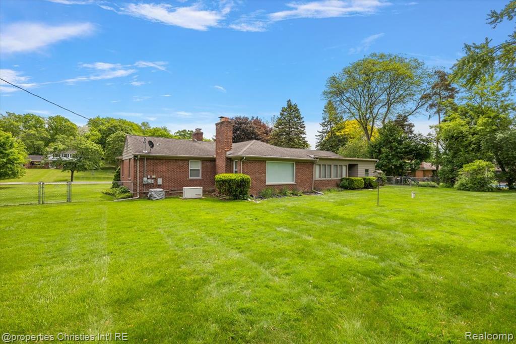 5252 Doherty Drive, West Bloomfield, MI 48323 — Photo 32