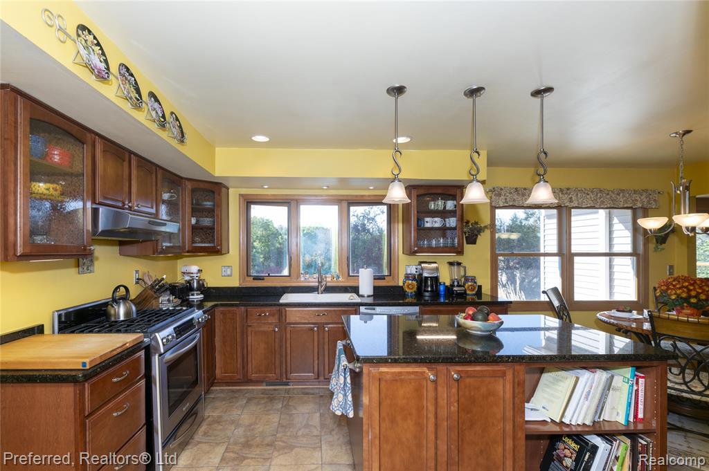 9350 Colony Farm Court, Plymouth, MI 48170 — Photo 17