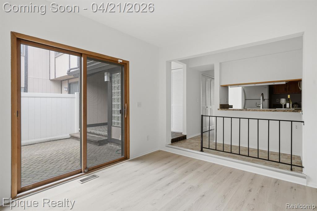 5205 Potomac Run N, West Bloomfield, MI — Photo 12