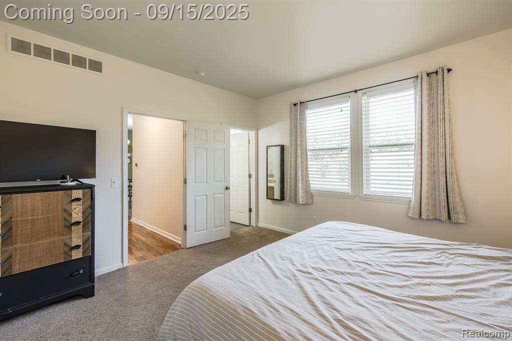 10455 Scarlet Oak Drive, Ypsilanti, MI 48198 — Photo 25