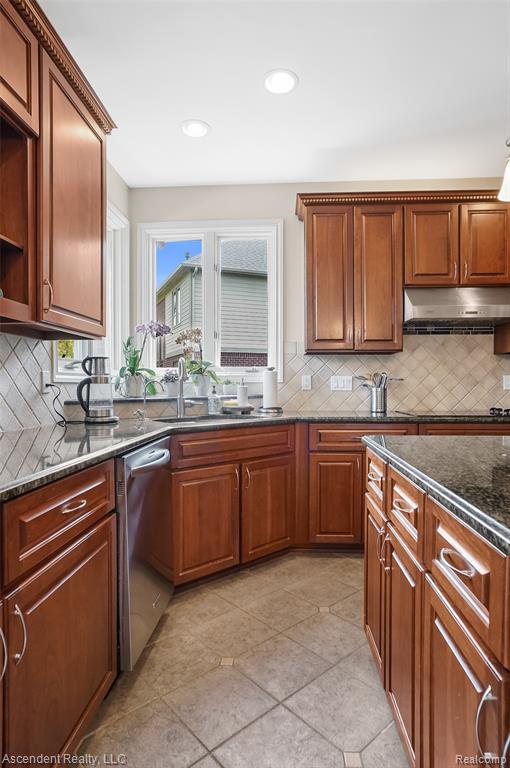 48392 Binghampton Drive, Northville, MI 48168 — Photo 16