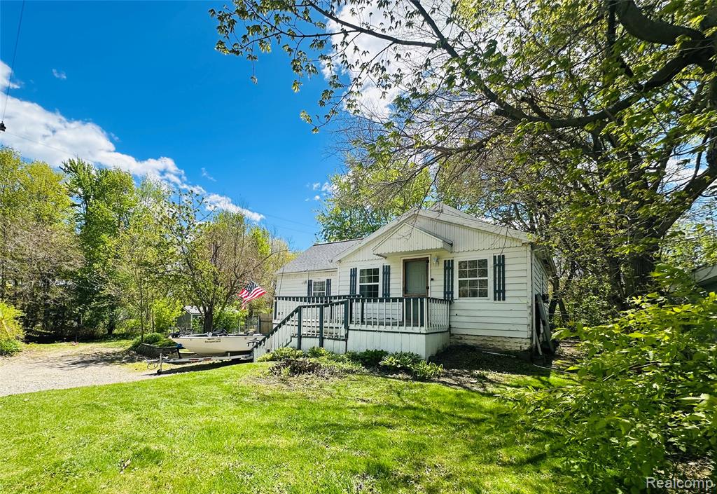 5827 Annibal Drive, Lapeer, MI 48446 — Photo 2