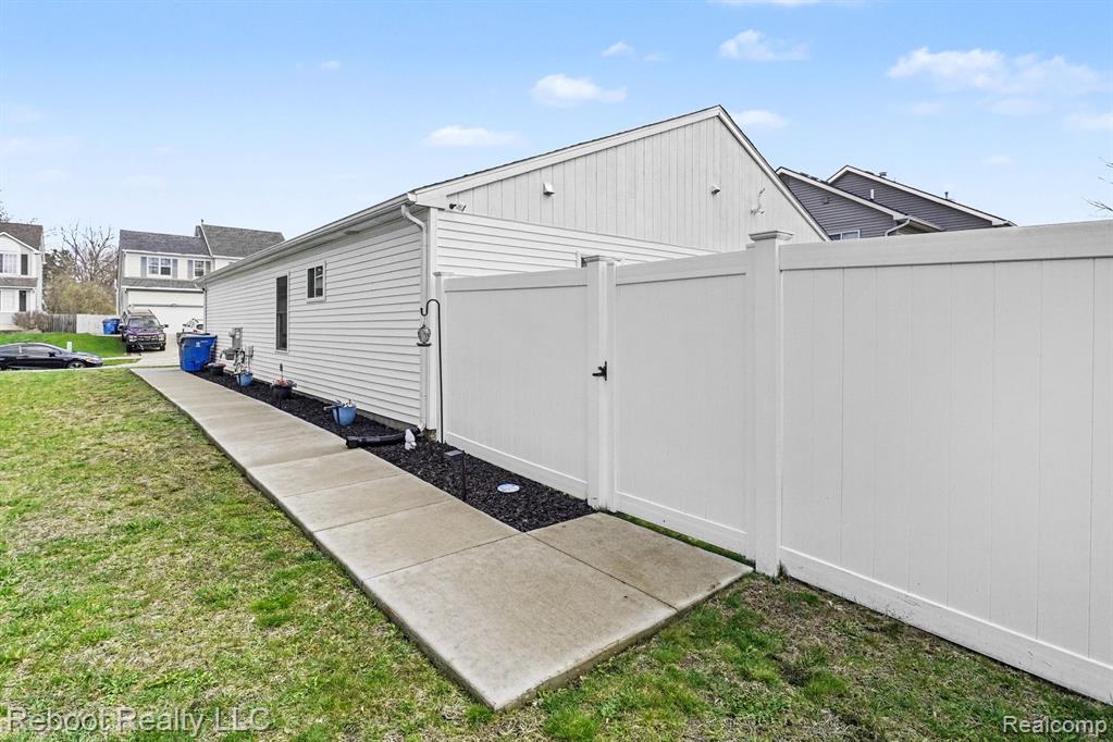 813 Partridge Court, Holly, MI 48442 — Photo 19