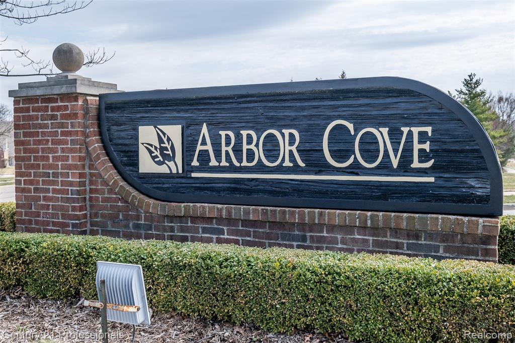 3901 Arbor Drive, Auburn Hills, MI 48326 — Photo 45
