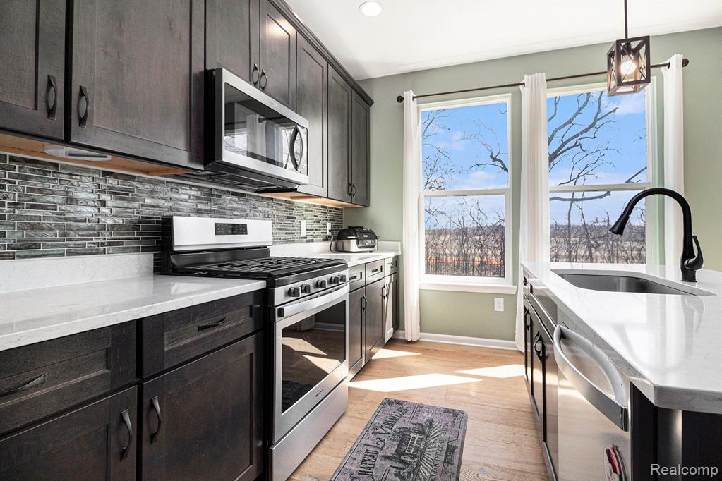 4334 ROLLING MEADOW Lane, Ypsilanti, MI 48197 — Photo 11