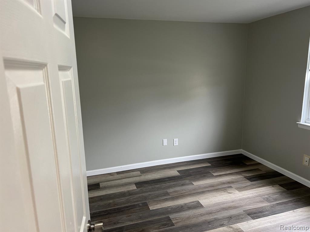 202 PRINCETON Drive, South Lyon, MI 48178 — Photo 10