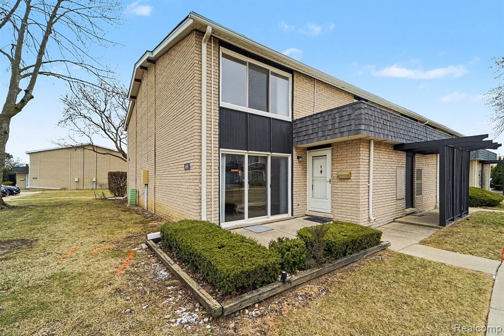 8691 Kennedy Circle, Unit #4, Warren, MI 48093 — Photo 3