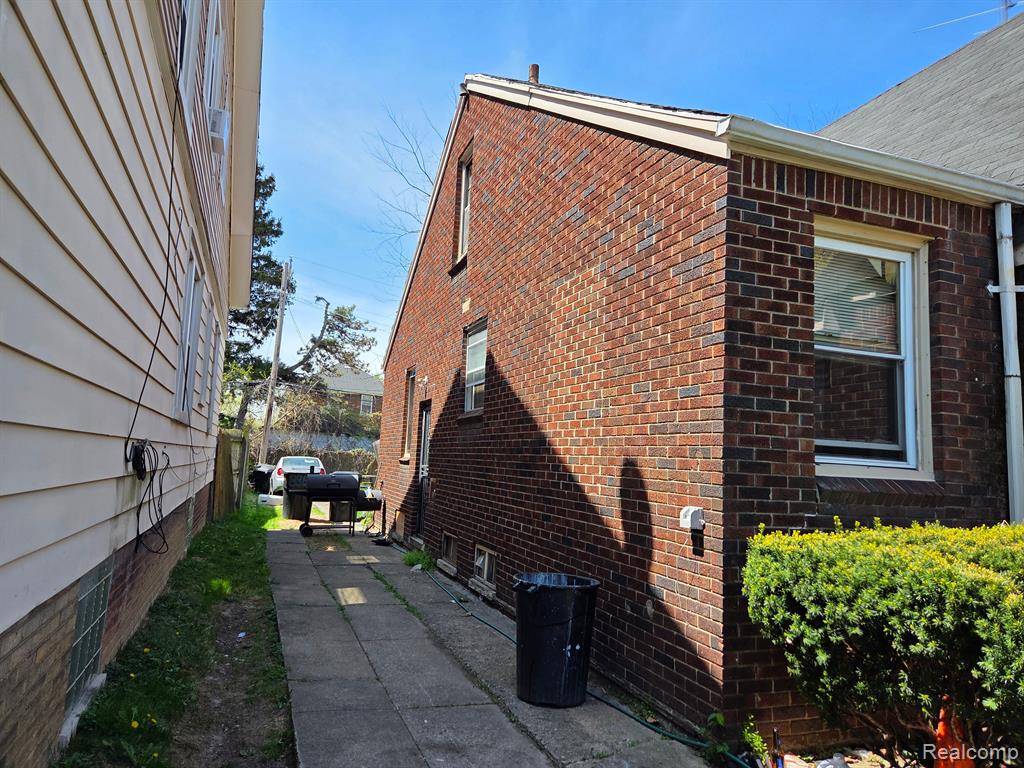 8869 MANOR Street, Detroit, MI 48204 — Photo 2