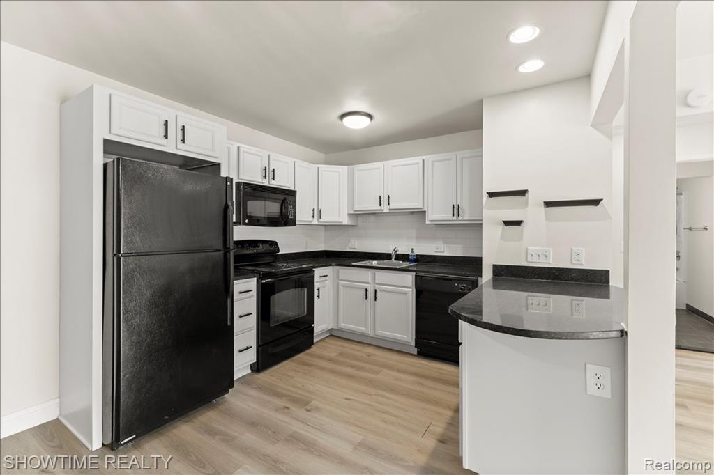 2425 Torquay Avenue, 101, Royal Oak, MI 48073 — Photo 10