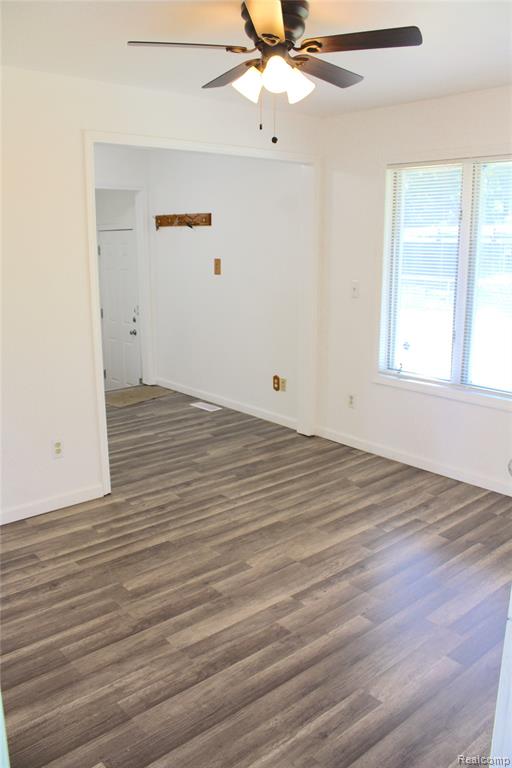 4901 Alpha Way, Flint, MI 48506 — Photo 23