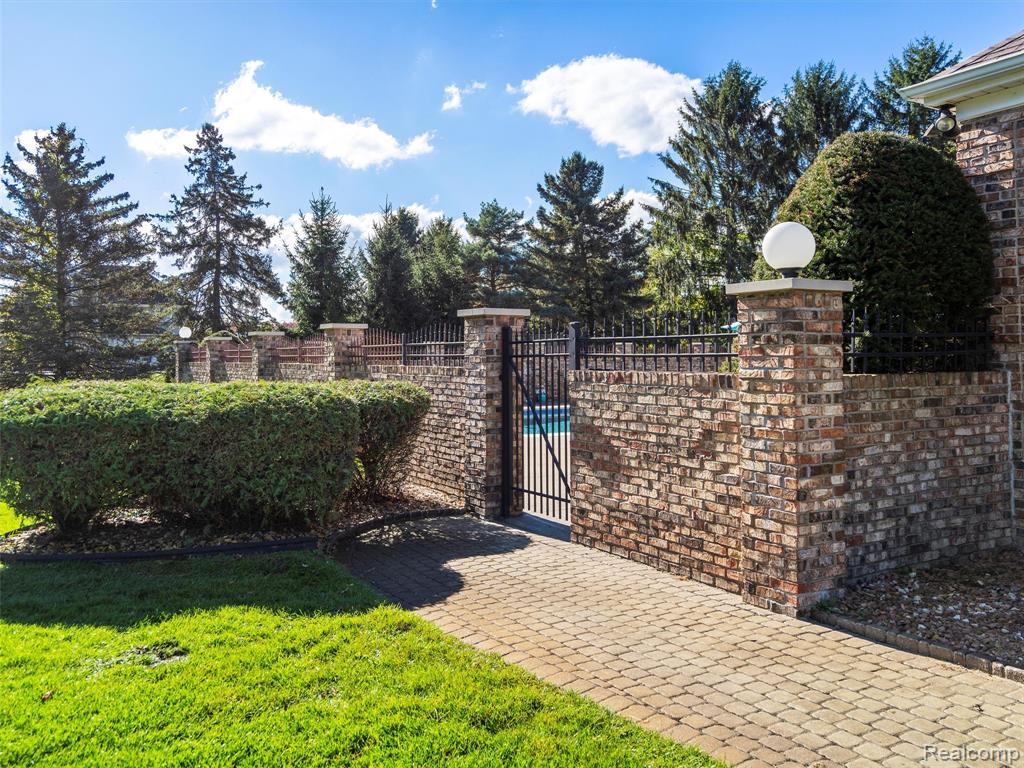 4227 Newcastle Drive, Clarkston, MI 48348 — Photo 69