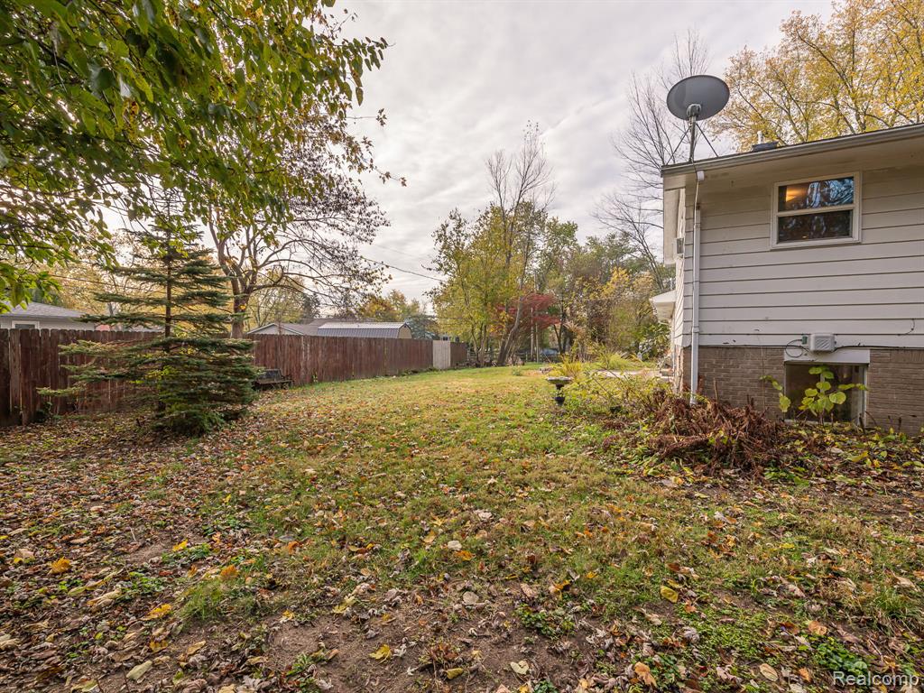 3245 Brookview Court, Adrian, MI 49221 — Photo 31