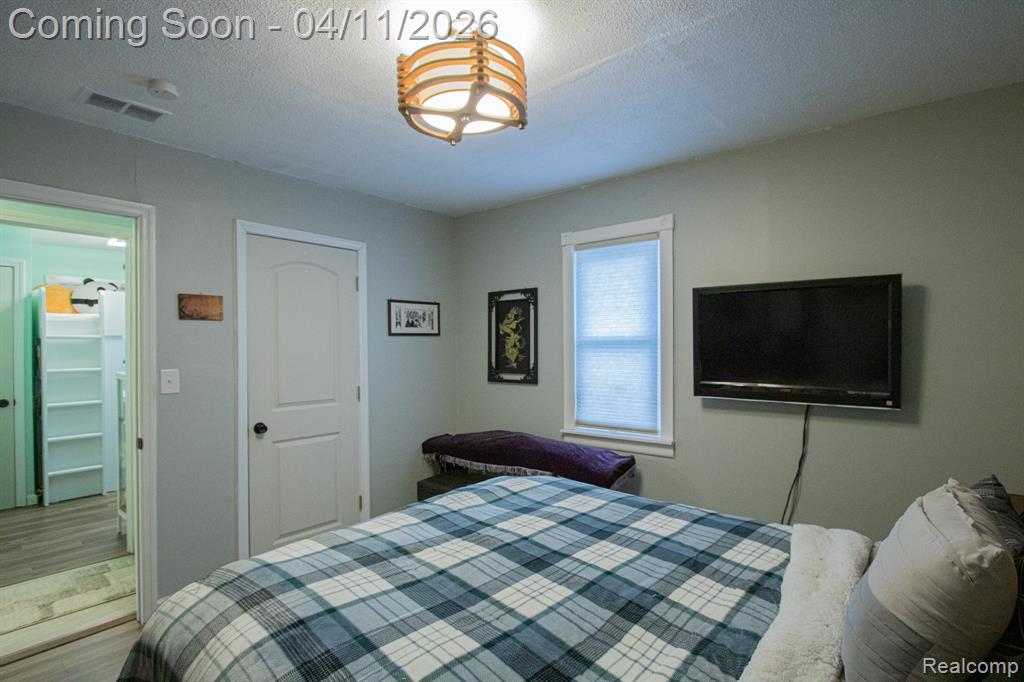 5636 Hipp Street, Dearborn Heights, MI 48125 — Photo 17