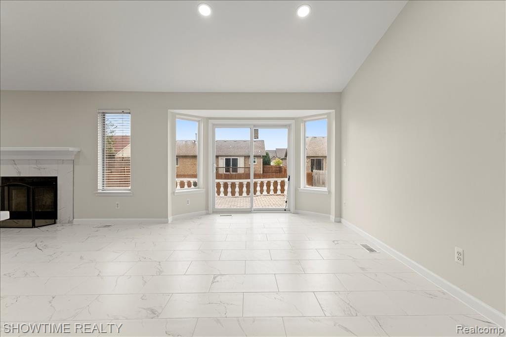 46132 Royal Drive, Chesterfield, MI — Photo 10
