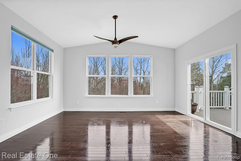 4559 TANGLEWOOD Lane, Lake Orion, MI — Photo 14