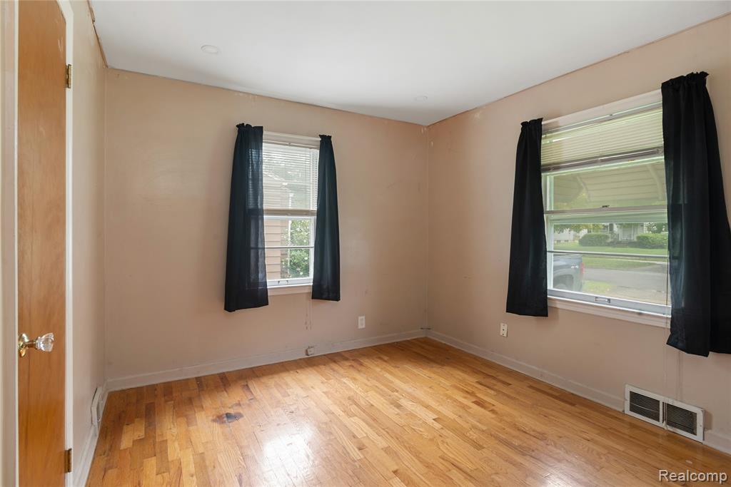 601 Chalmers Street, Flint, MI 48503 — Photo 12
