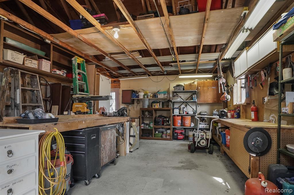 6820 WALTERS Road, Clarkston, MI — Photo 42