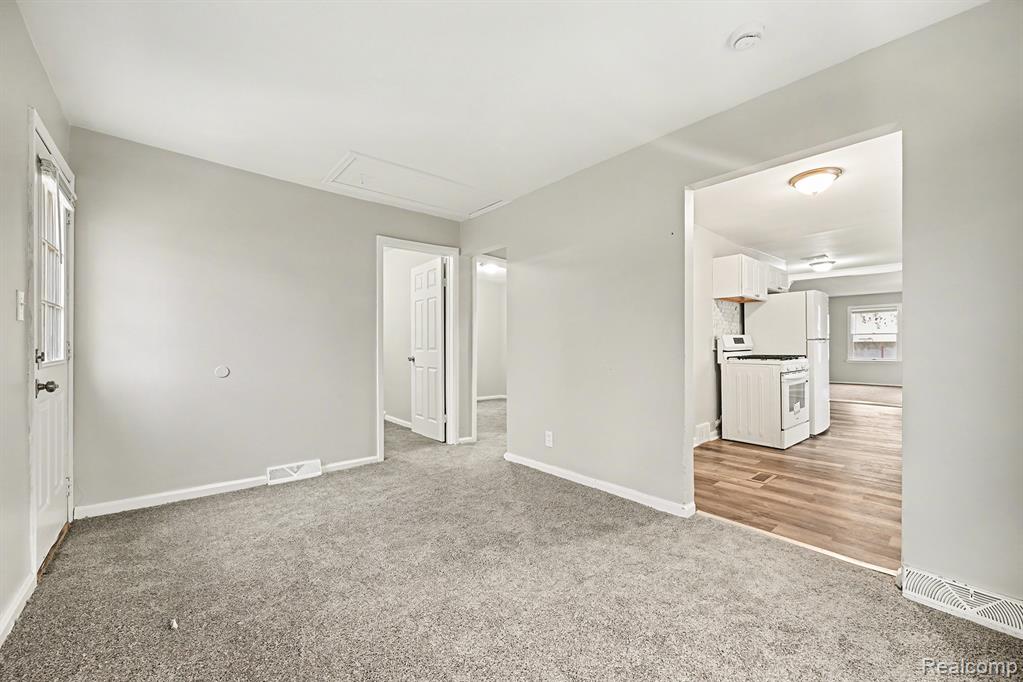 22570 Tulane Avenue, Farmington, MI 48336 — Photo 2