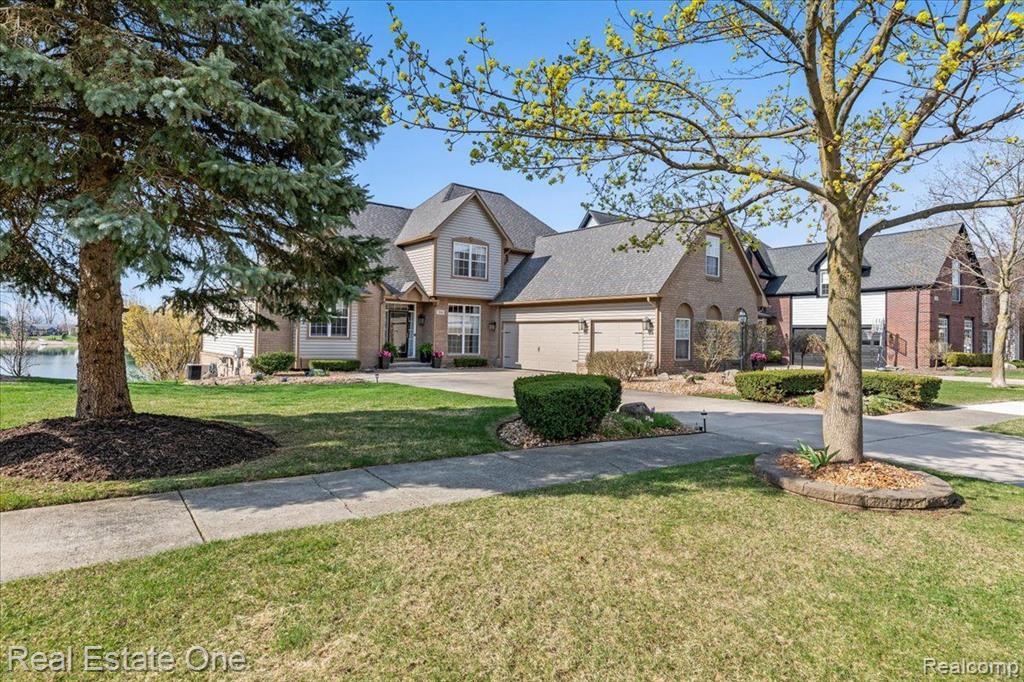 566 BAY POINTE Drive, Oxford, MI 48371 — Photo 76