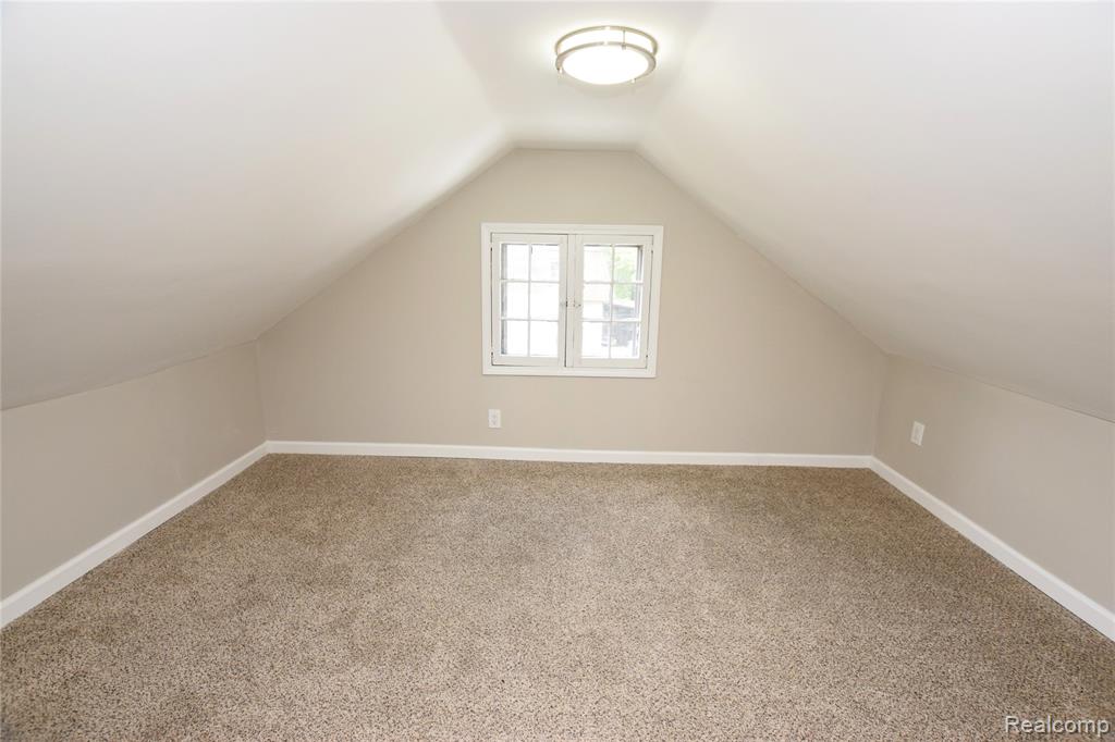 4047 Mitchell Drive, Flint, MI 48506 — Photo 16