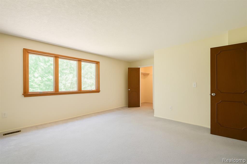 4052 Bristol Drive, Troy, MI 48085 — Photo 8