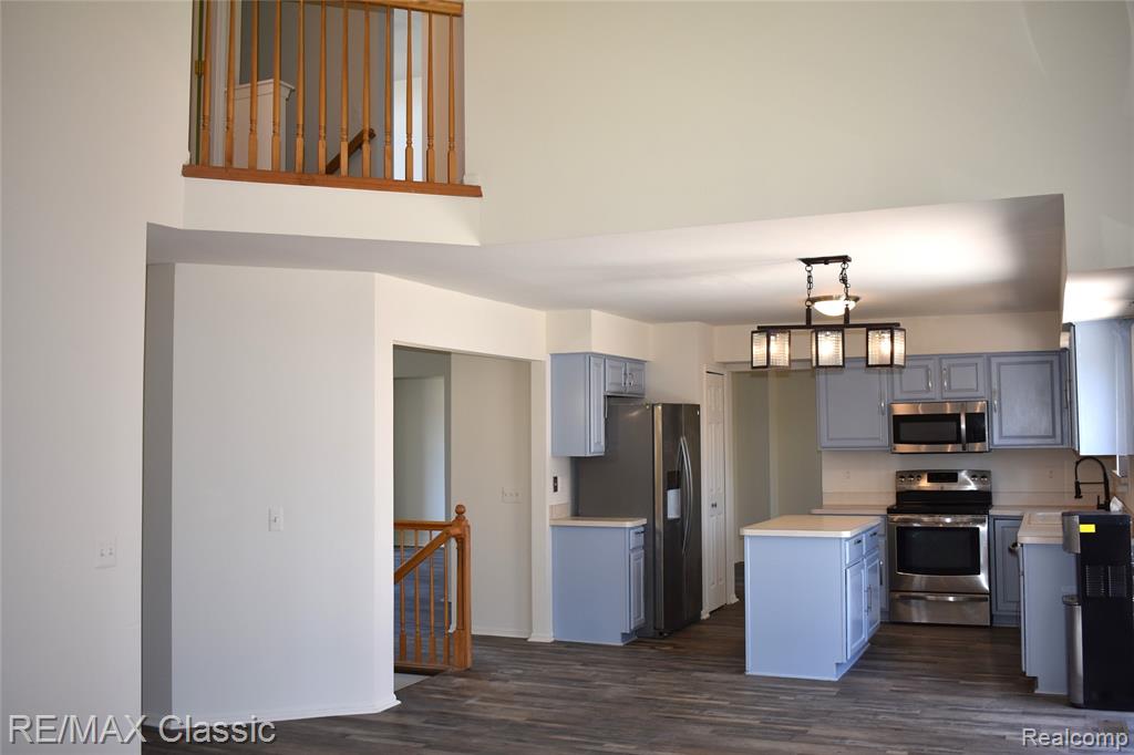 201 Columbia Drive, South Lyon, MI 48178 — Photo 24