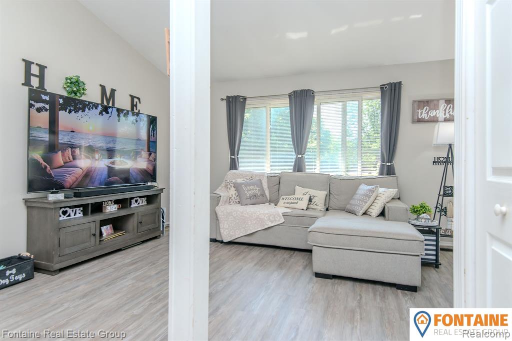 29066 ANN ARBOR Trail, Westland, MI — Photo 18