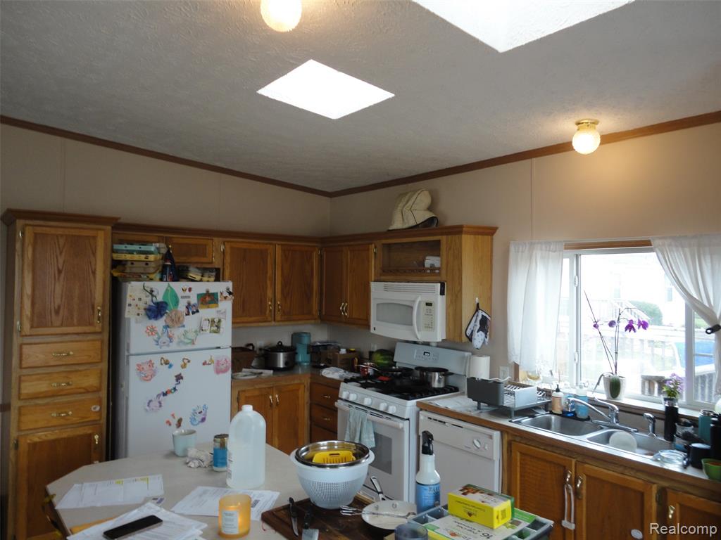 5931 Megans Ridge, Monroe, MI 48161 — Photo 7
