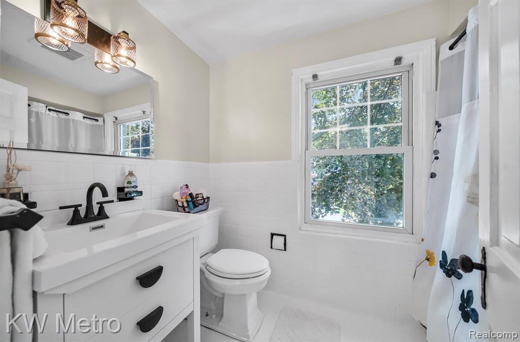 903 MARYWOOD Drive, Royal Oak, MI 48067 — Photo 12