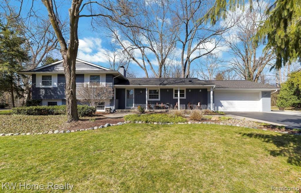 6572 Spruce Drive, Bloomfield Hills, MI 48301 — Photo 35