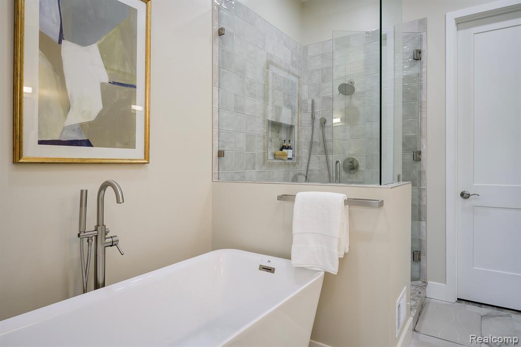 479 Newburne Pointe, Bloomfield Hills, MI 48304 — Photo 13