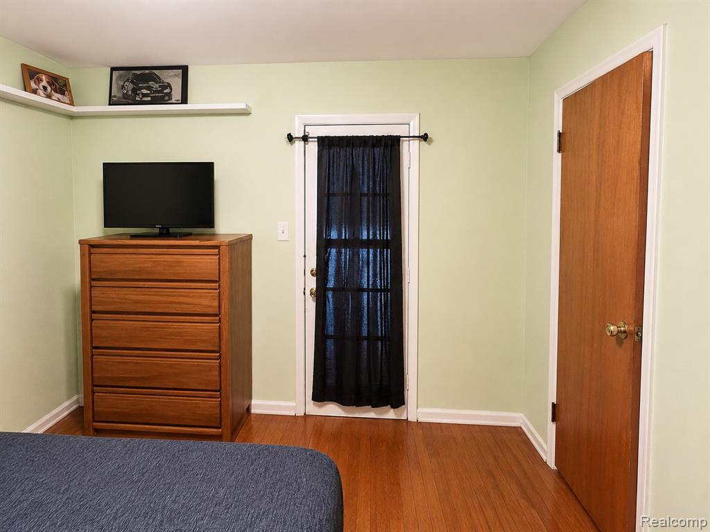 915 E 14 Mile Road, Commerce Twp, MI — Photo 9