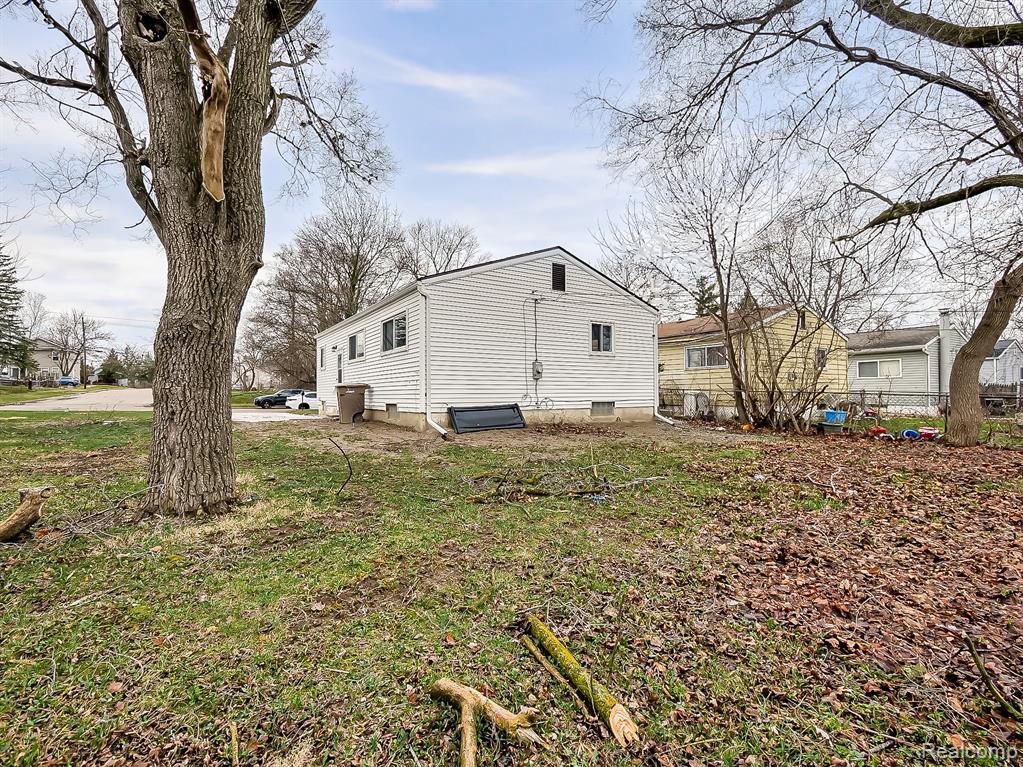 536 Emerson Avenue, Pontiac, MI 48342 — Photo 25
