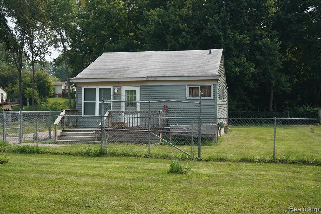 5462 Harry Street, Flint, MI 48505 — Photo 2