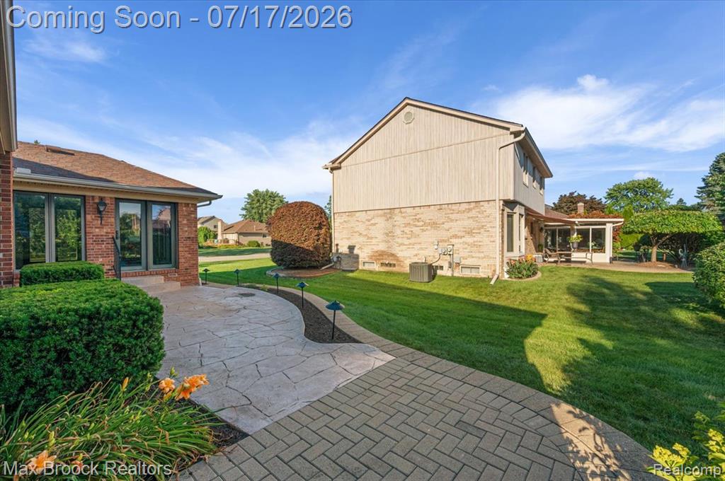 43909 Welland Drive, Clinton Twp, MI 48038 — Photo 33