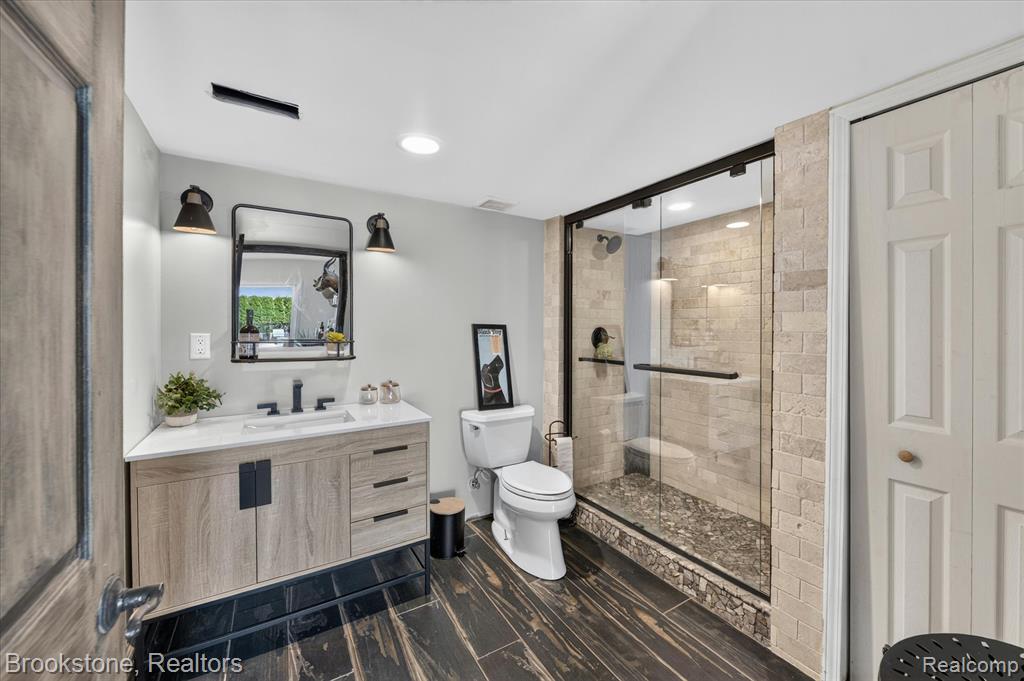 1270 Gleneagles, Highland, MI — Photo 31