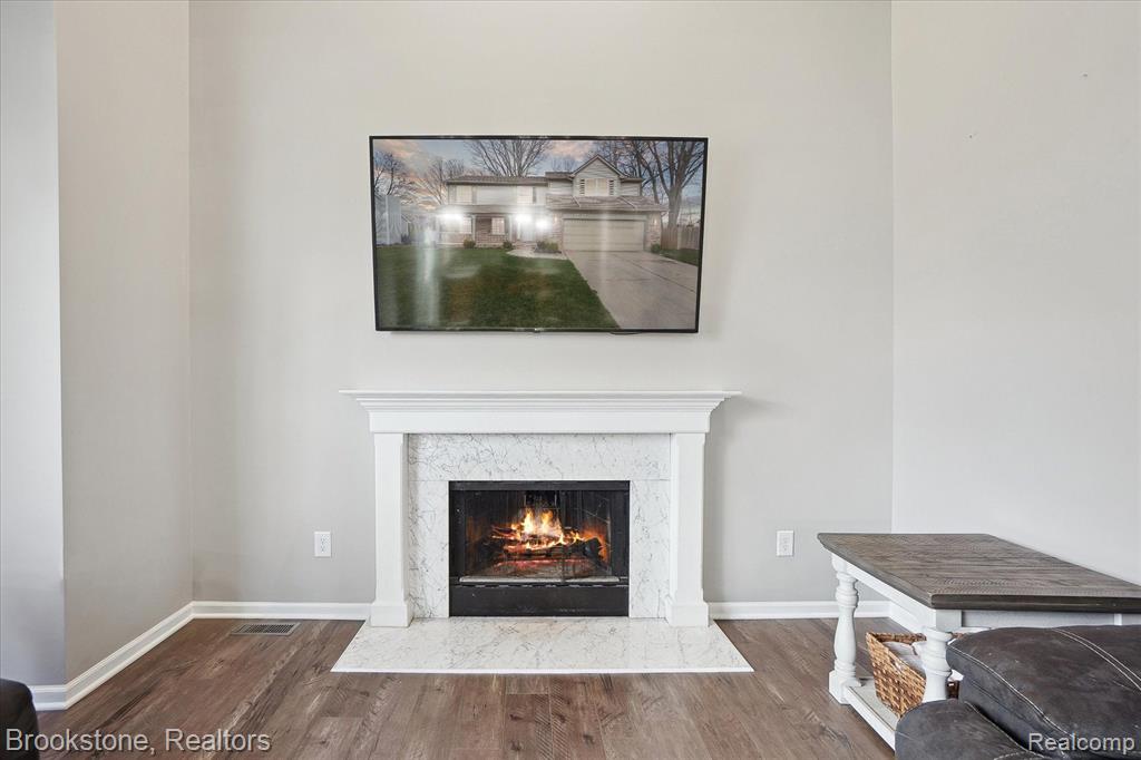 4272 HEATHERSTONE Drive, Waterford, MI 48329 — Photo 18