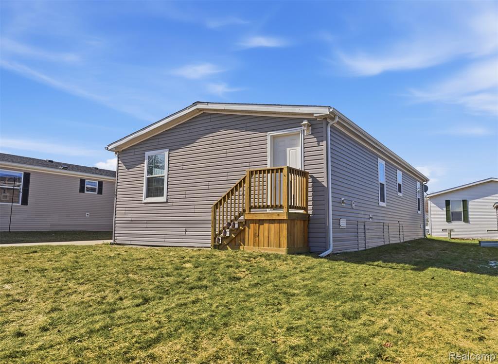 1935 Juneau Court, Hartland, MI 48353 — Photo 23